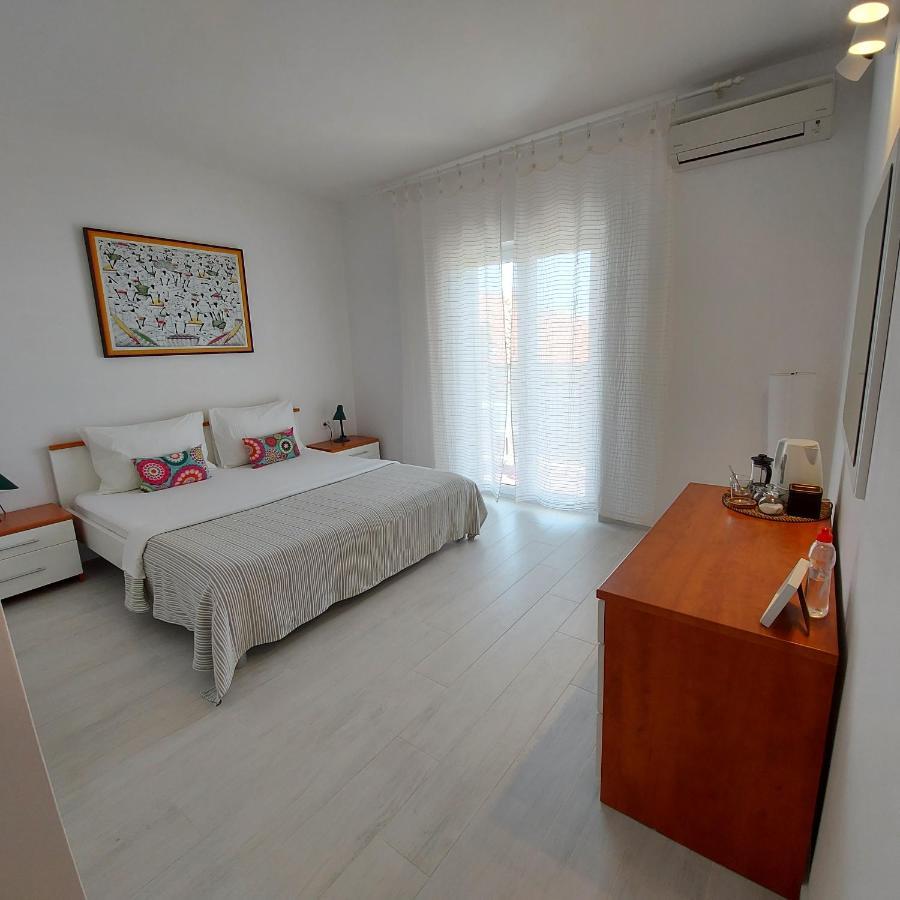 Guest House Mediterranean Χβαρ Εξωτερικό φωτογραφία