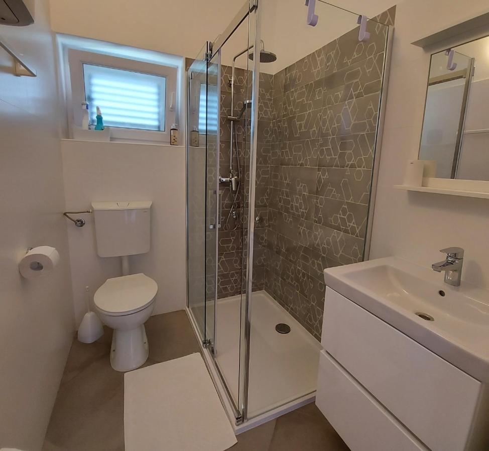 Guest House Mediterranean Χβαρ Εξωτερικό φωτογραφία
