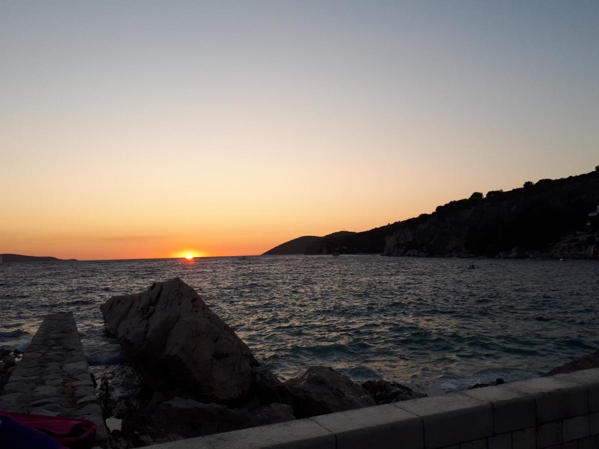 Guest House Mediterranean Χβαρ Εξωτερικό φωτογραφία
