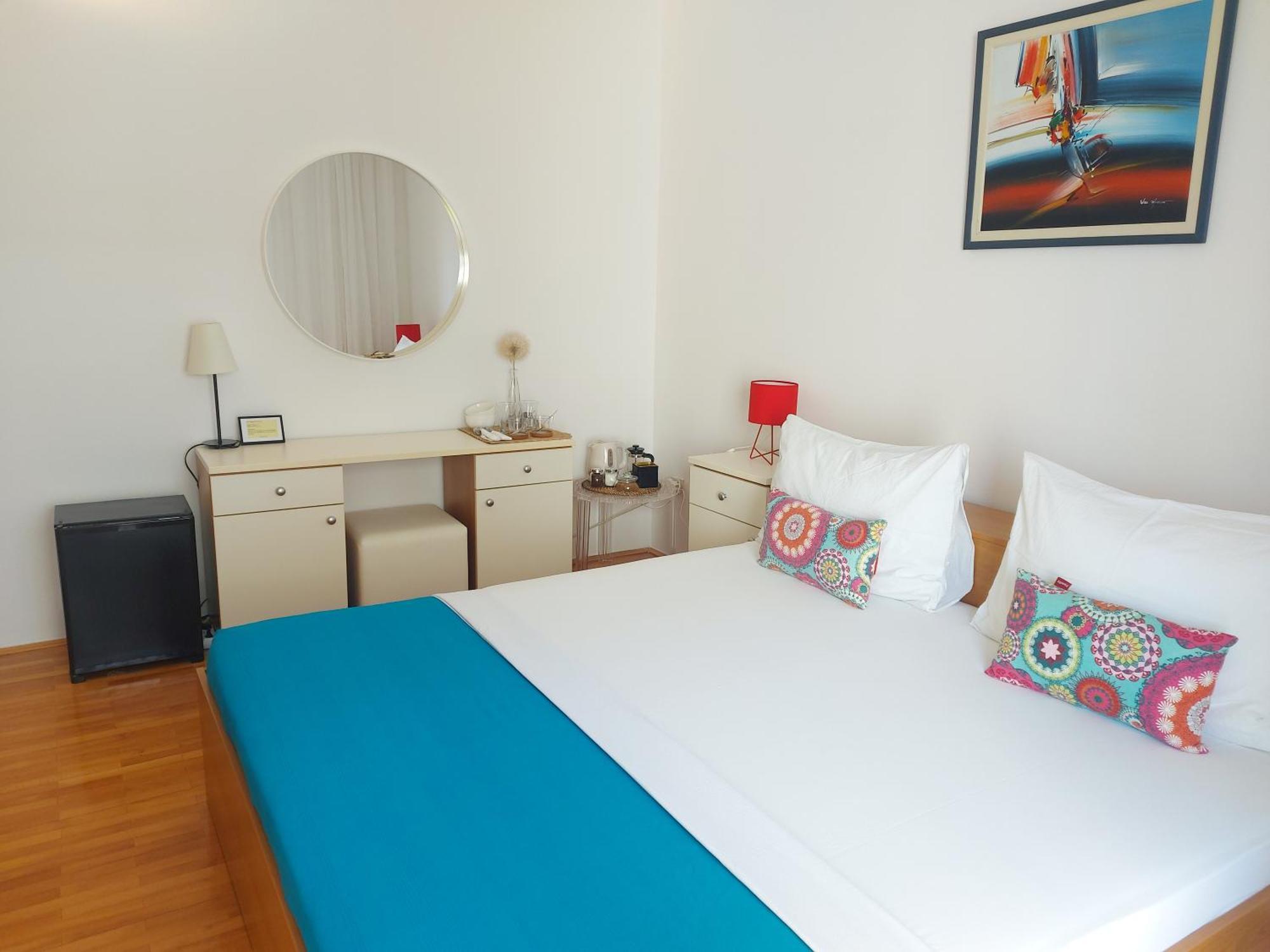 Guest House Mediterranean Χβαρ Εξωτερικό φωτογραφία