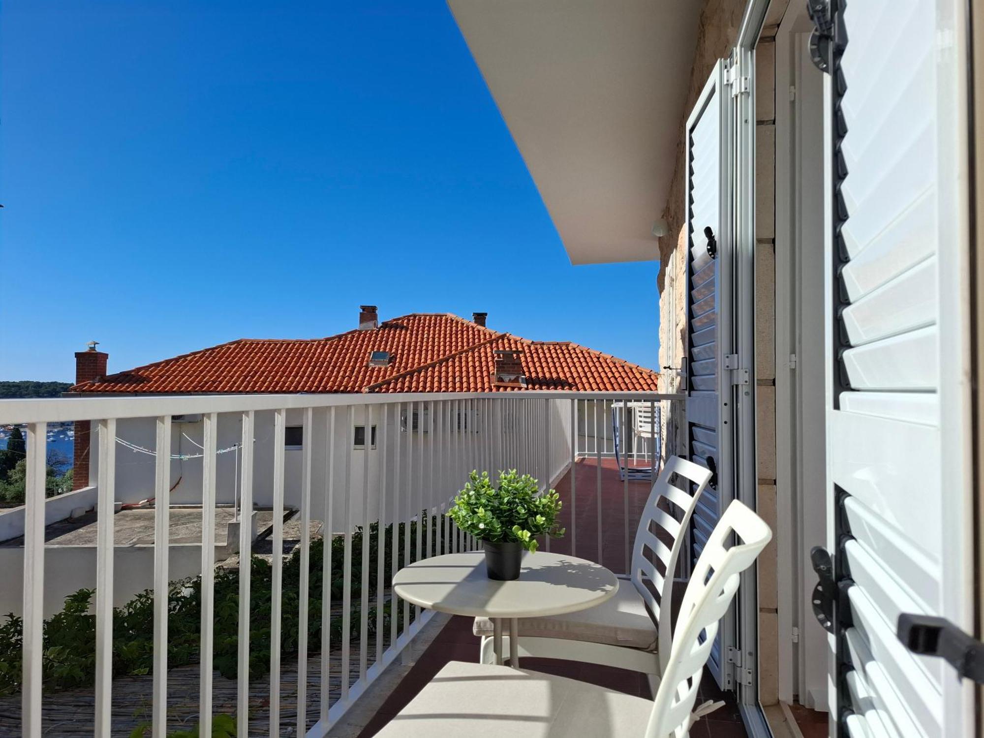 Guest House Mediterranean Χβαρ Εξωτερικό φωτογραφία